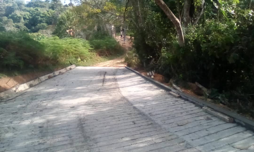 Carrretera acceso l Templo de la Misión de las Hermanas Misioneras de La Misericordia 