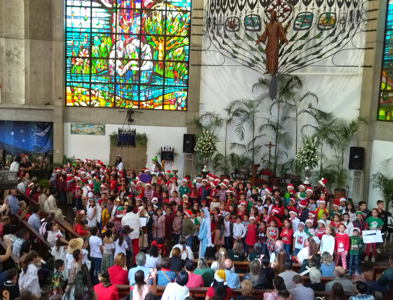 Video Coro Alumnos Colegio Simón Bolívar